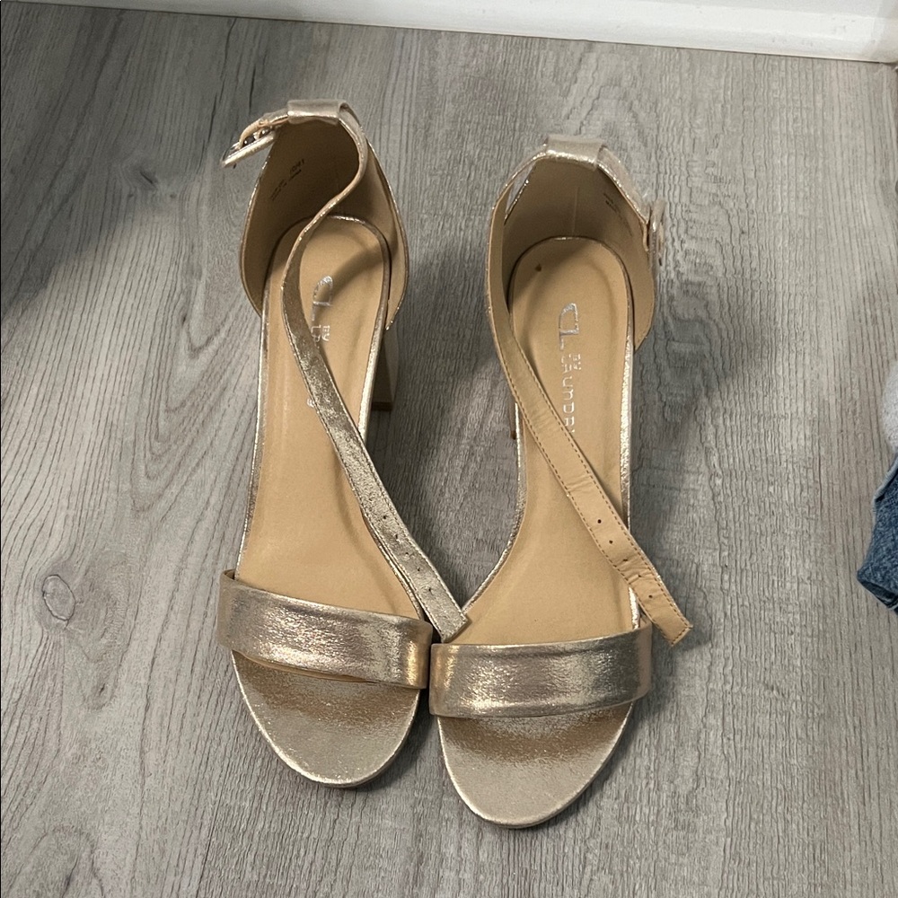 Elegant Gold Women's Sandals